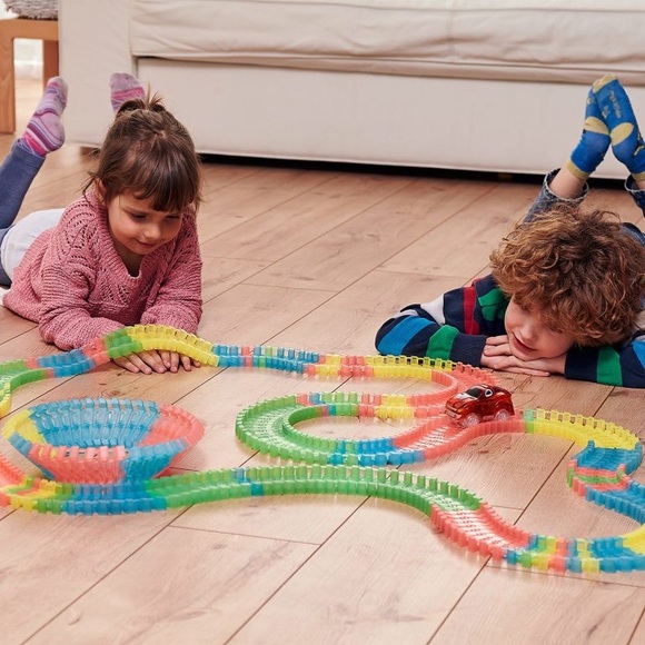 QVC Twister Tracks Glow-in-the-Dark Track Set Car Track Set ExtentionTrack - Picture 13 of 14